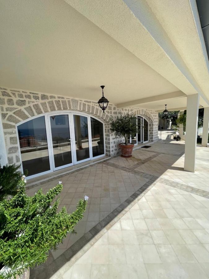 Portico Villa *